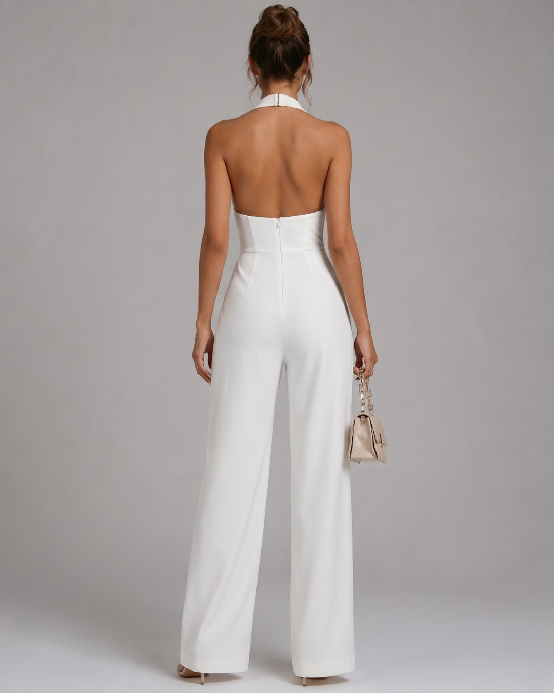 Nymera | Combinaison sans manches à encolure halter et jambes larges