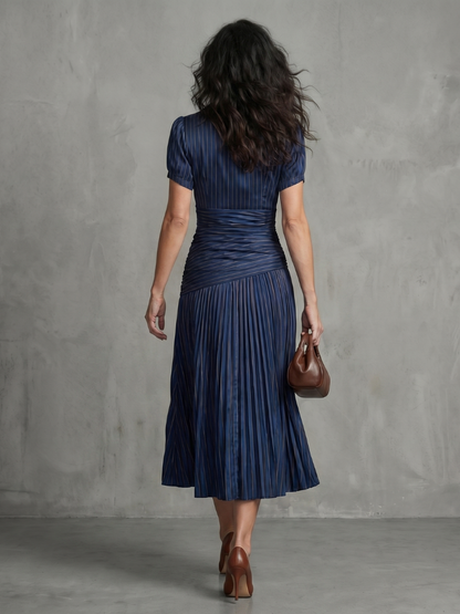 Theodora | Robe midi à taille plissée et rayée