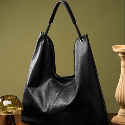 Nóvia | Minimalist Leather Tote Bag