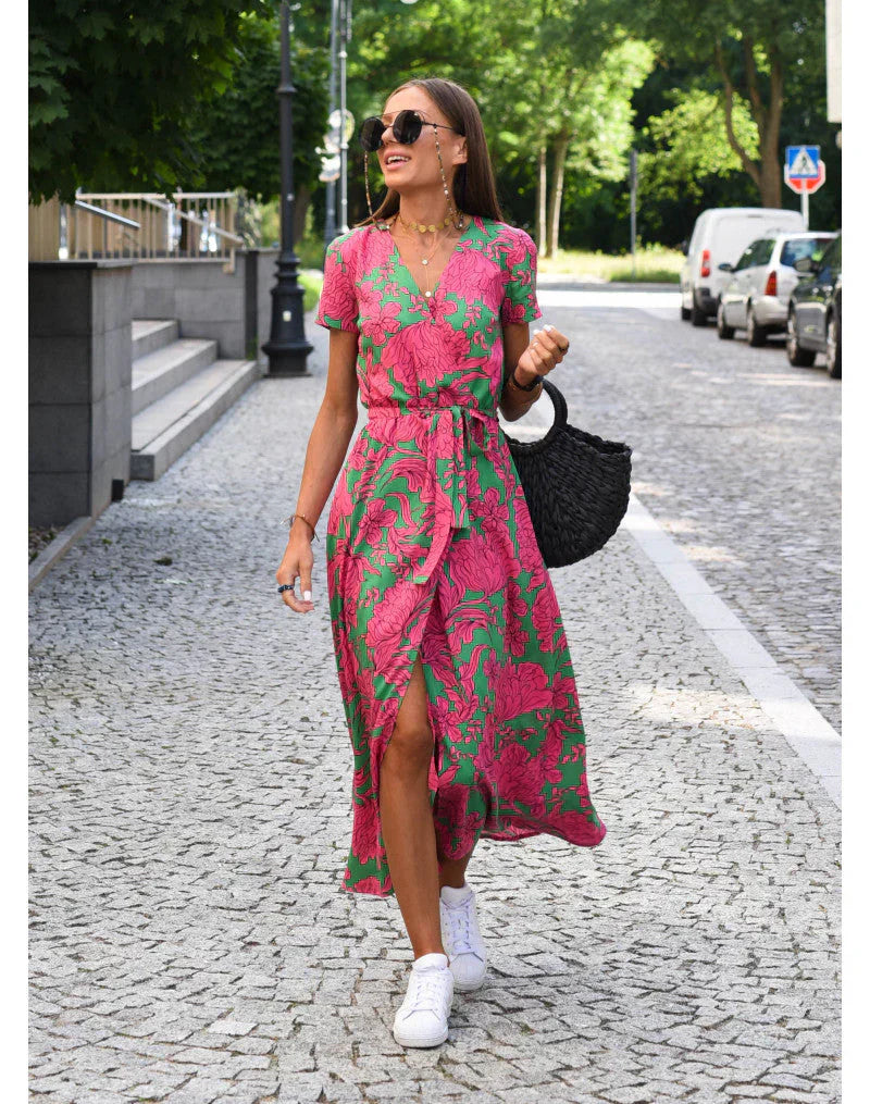 Noelia | Elegant dress with V-neckline