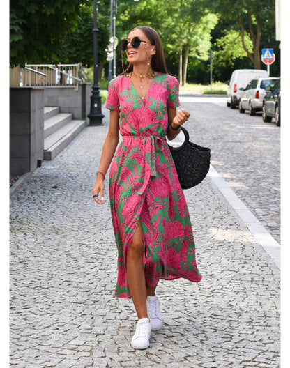 Noelia | Elegant dress with V-neckline