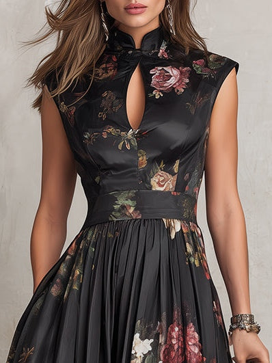 Violetta - Robe Midi Noire en Satin Plissé avec Motif Floral et Décolleté en Fente