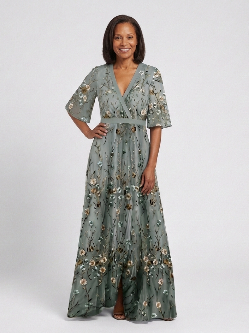 Evadne | Robe maxi à fleurs avec décolleté en V et manches courtes